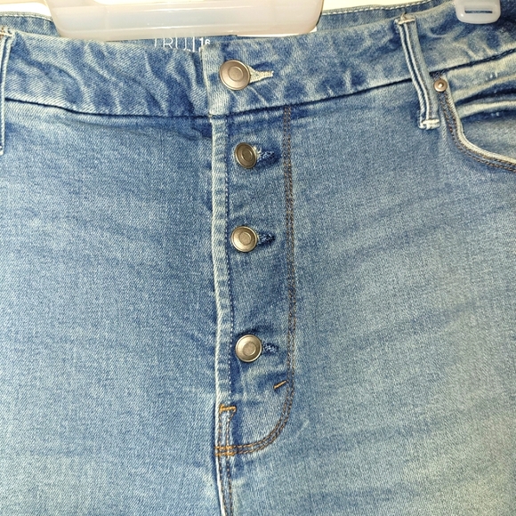 Time&Tru Women High Rise Relax Wide Leg Crop 5-Pocket Button Fly Jeans Sz 16 NWT - Picture 3 of 9